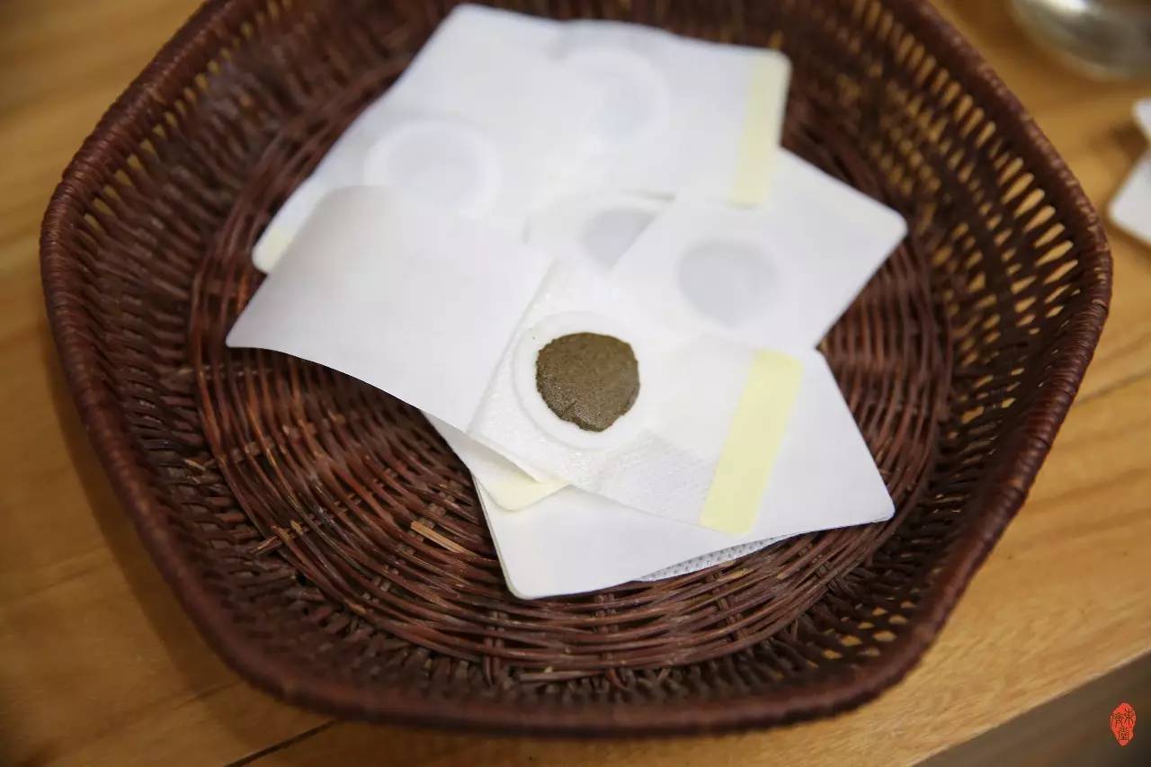 1、三伏貼怎么貼？多久貼一次？